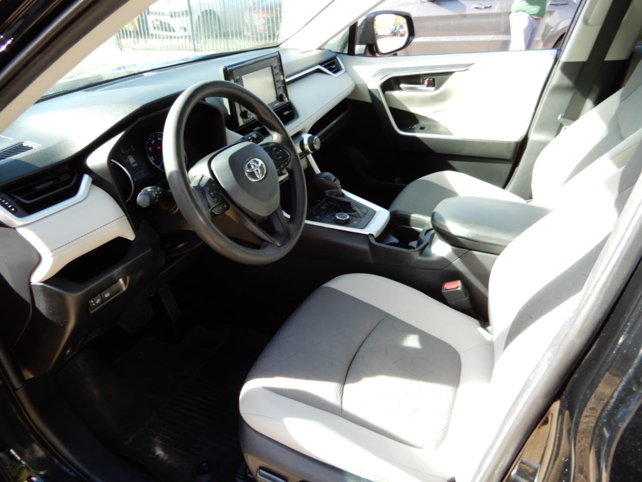 Toyota RAV4 Hybrid XLE AWD (Natl) 2021