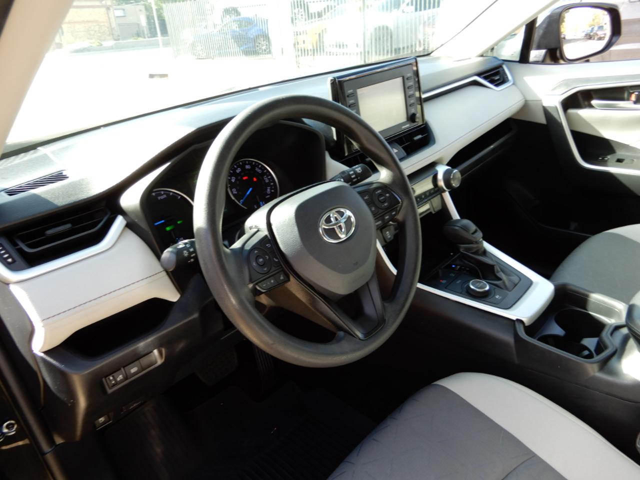 Toyota RAV4 Hybrid XLE AWD (Natl) 2021
