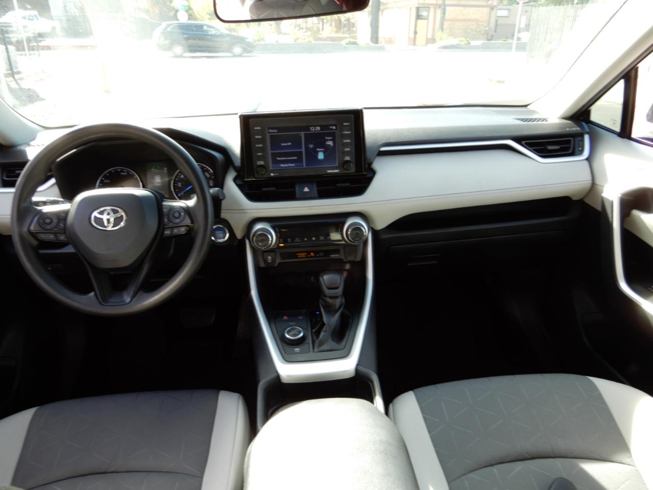 Toyota RAV4 Hybrid XLE AWD (Natl) 2021