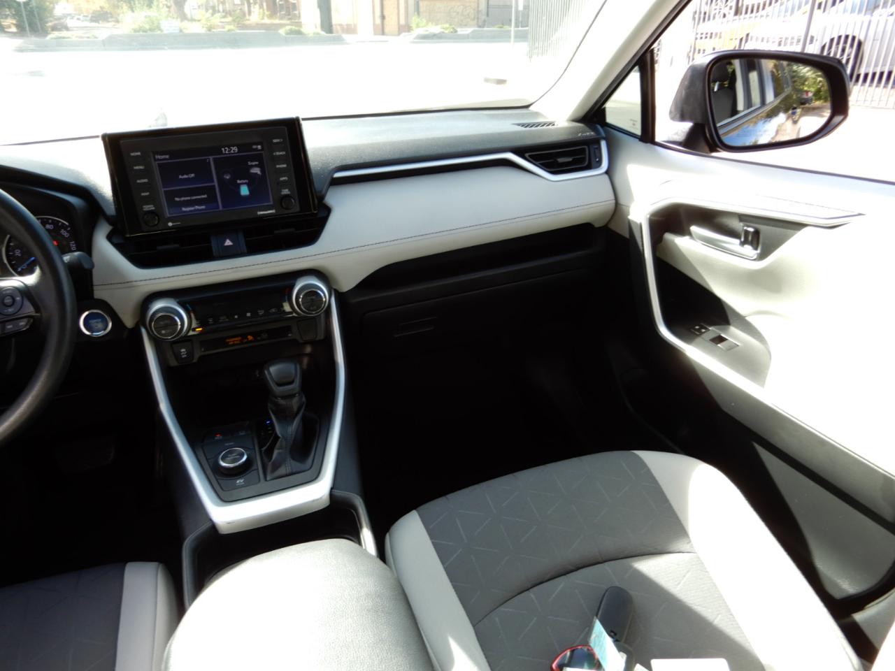 Toyota RAV4 Hybrid XLE AWD (Natl) 2021