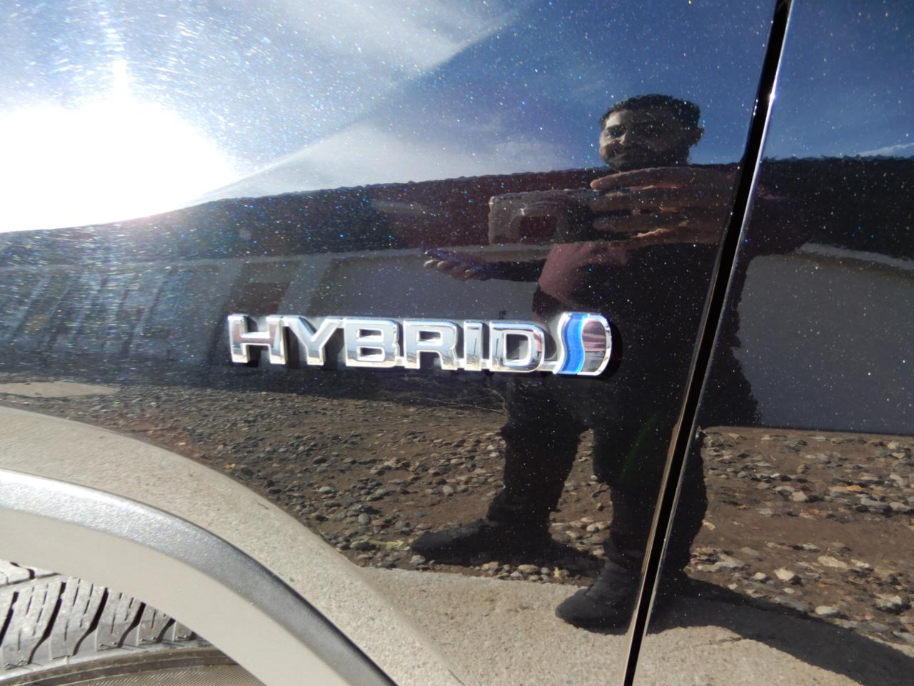Toyota RAV4 Hybrid XLE AWD (Natl) 2021