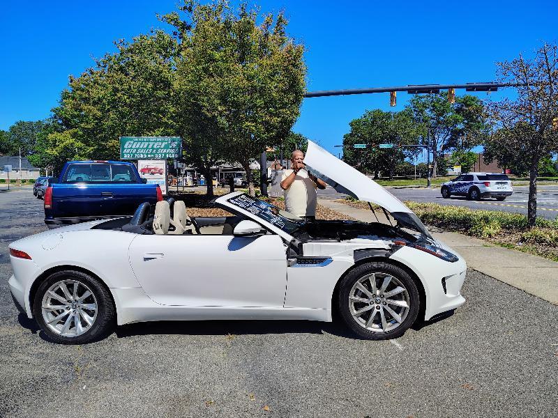 Jaguar F-Type Base 2014