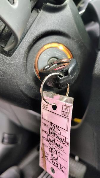 Mitsubishi Outlander Sport ES 2WD 2013