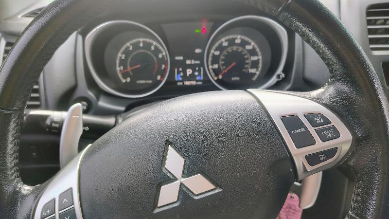 Mitsubishi Outlander Sport ES 2WD 2013