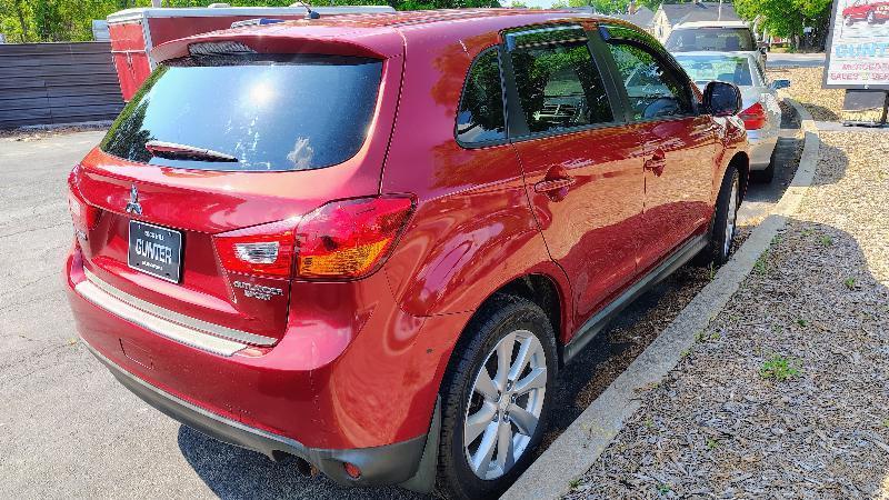Mitsubishi Outlander Sport ES 2WD 2013