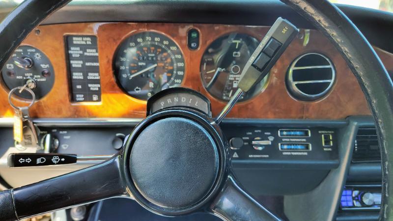 Rolls-Royce Silver Spur Base 1989