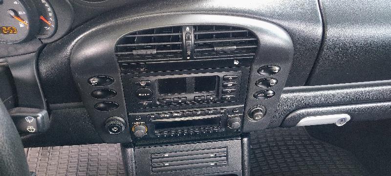 Porsche 911 Carrera Cabriolet 2003