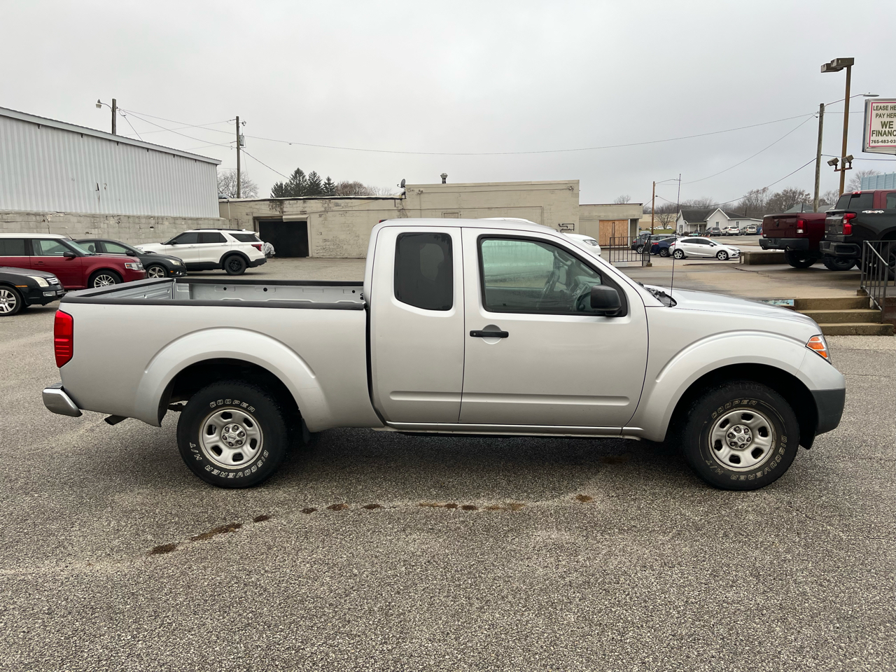 2014 Nissan Frontier S King Cab photo 2