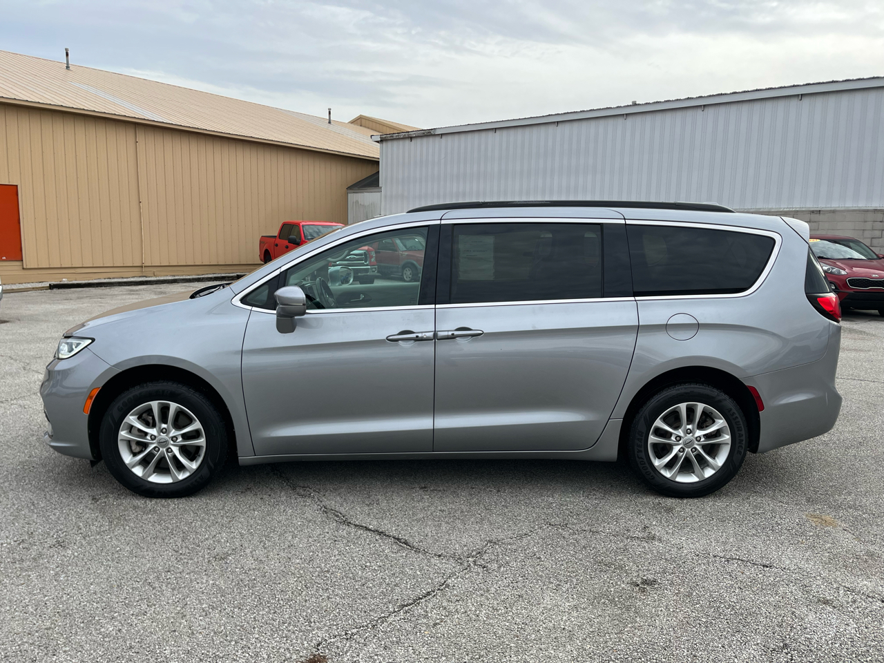 Chrysler Pacifica Touring 2021