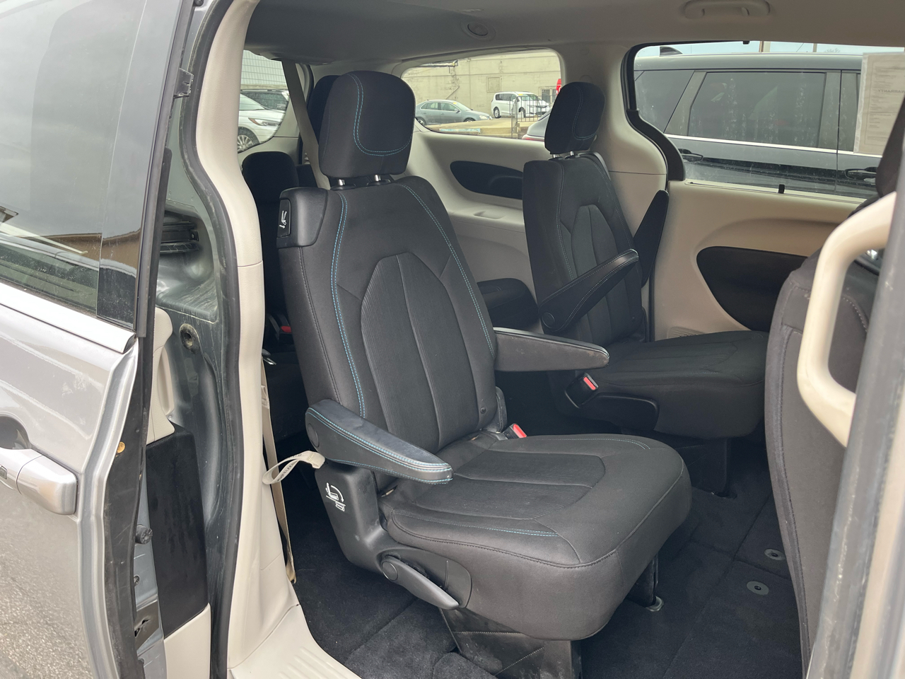 Chrysler Pacifica Touring 2021