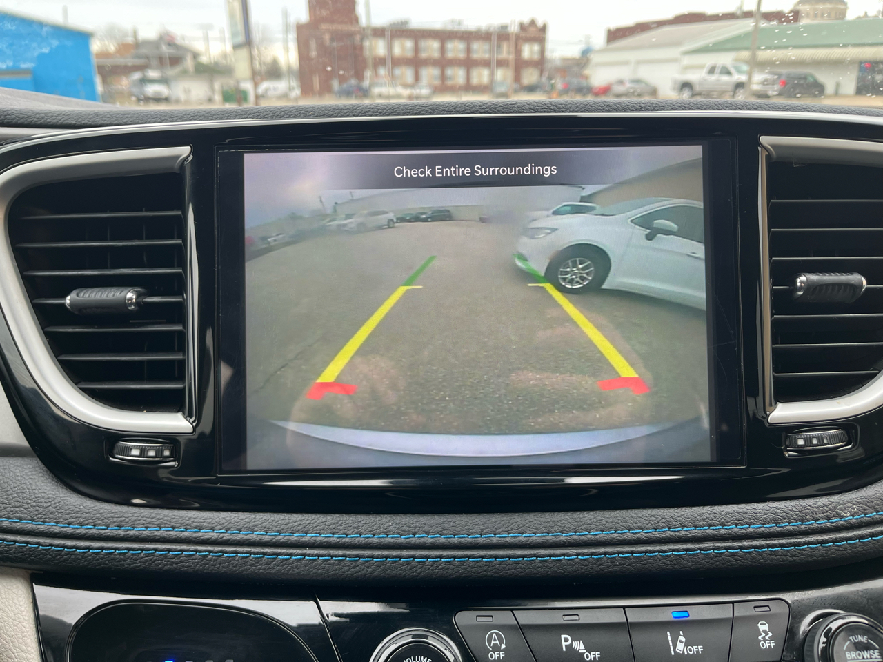 Chrysler Pacifica Touring 2021