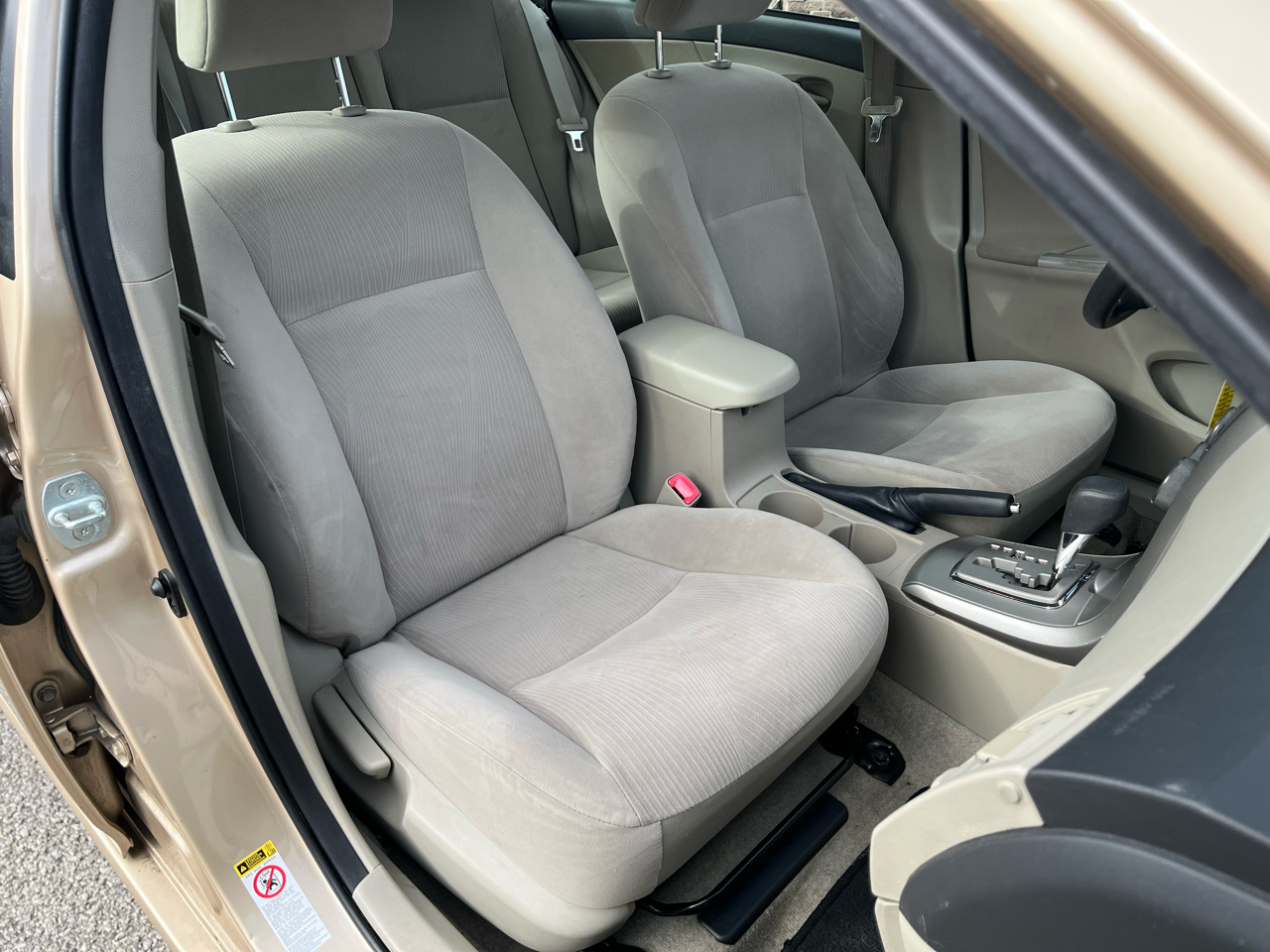 Toyota Corolla LE 2011