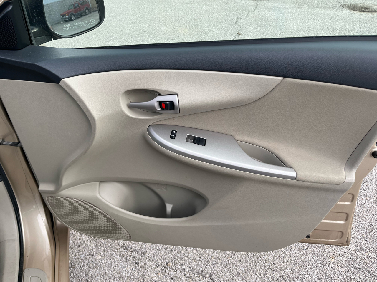 Toyota Corolla LE 2011