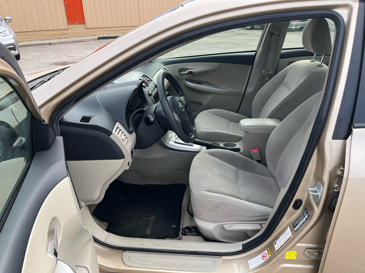 Toyota Corolla LE 2011