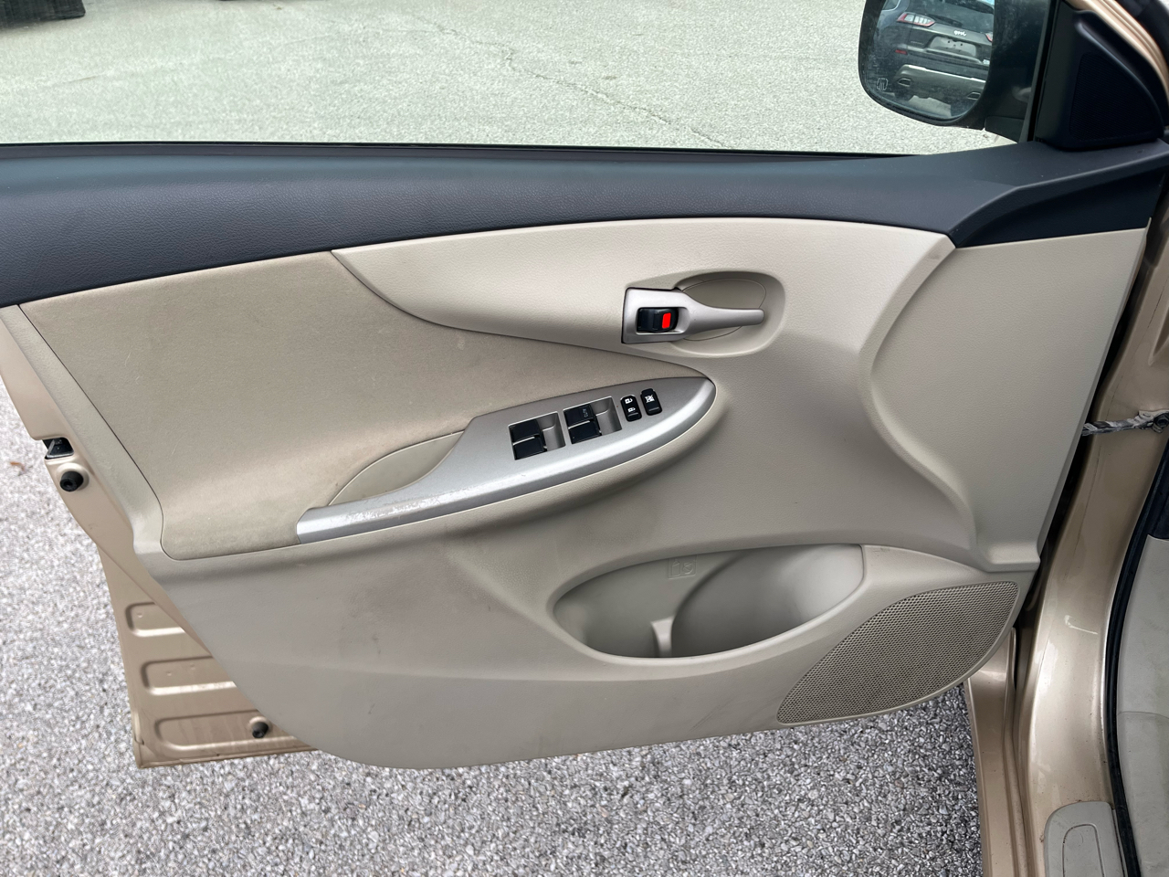 Toyota Corolla LE 2011