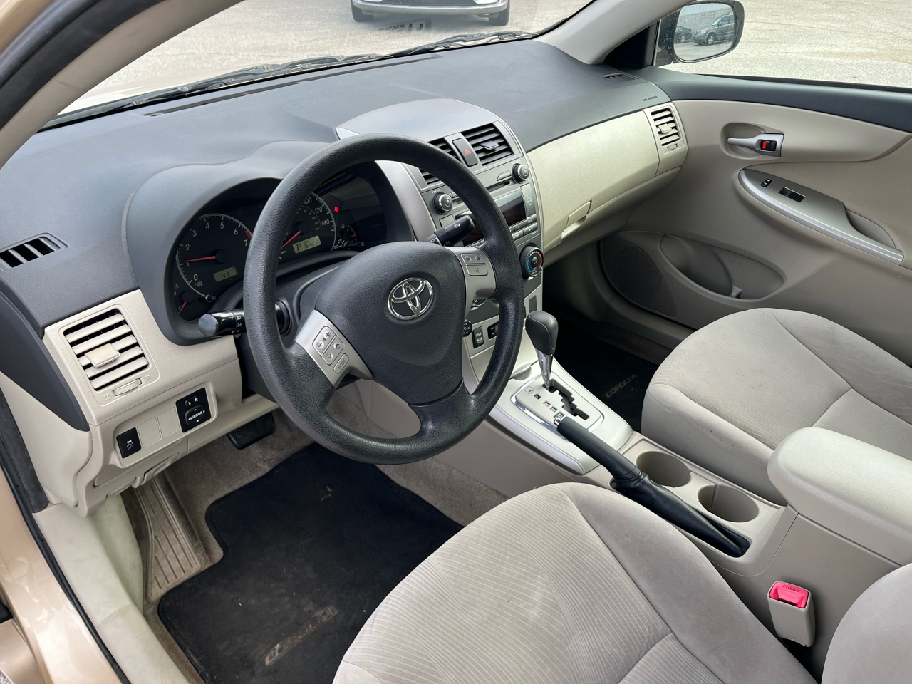 Toyota Corolla LE 2011