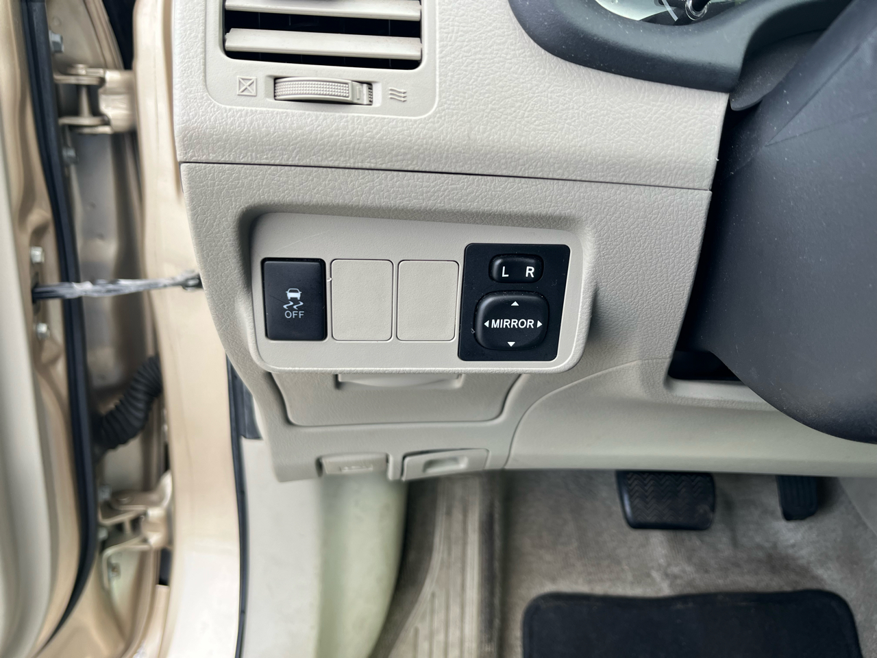 Toyota Corolla LE 2011