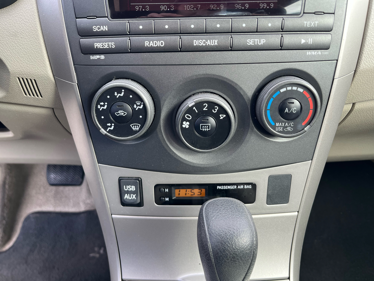 Toyota Corolla LE 2011