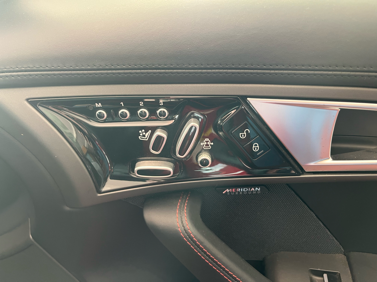 Jaguar F-Type V8 S 2014