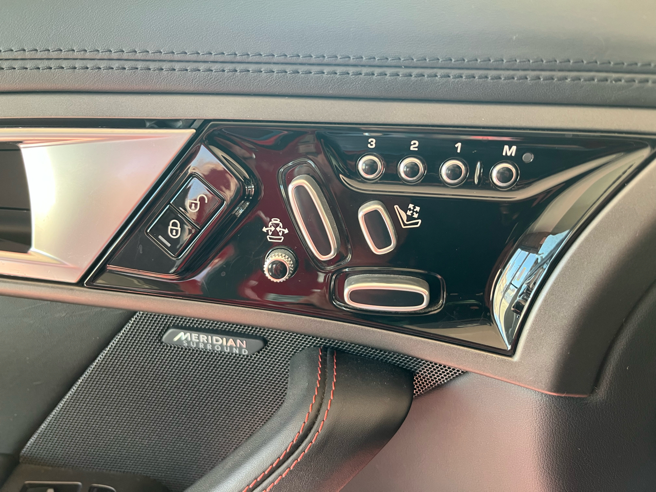 Jaguar F-Type V8 S 2014