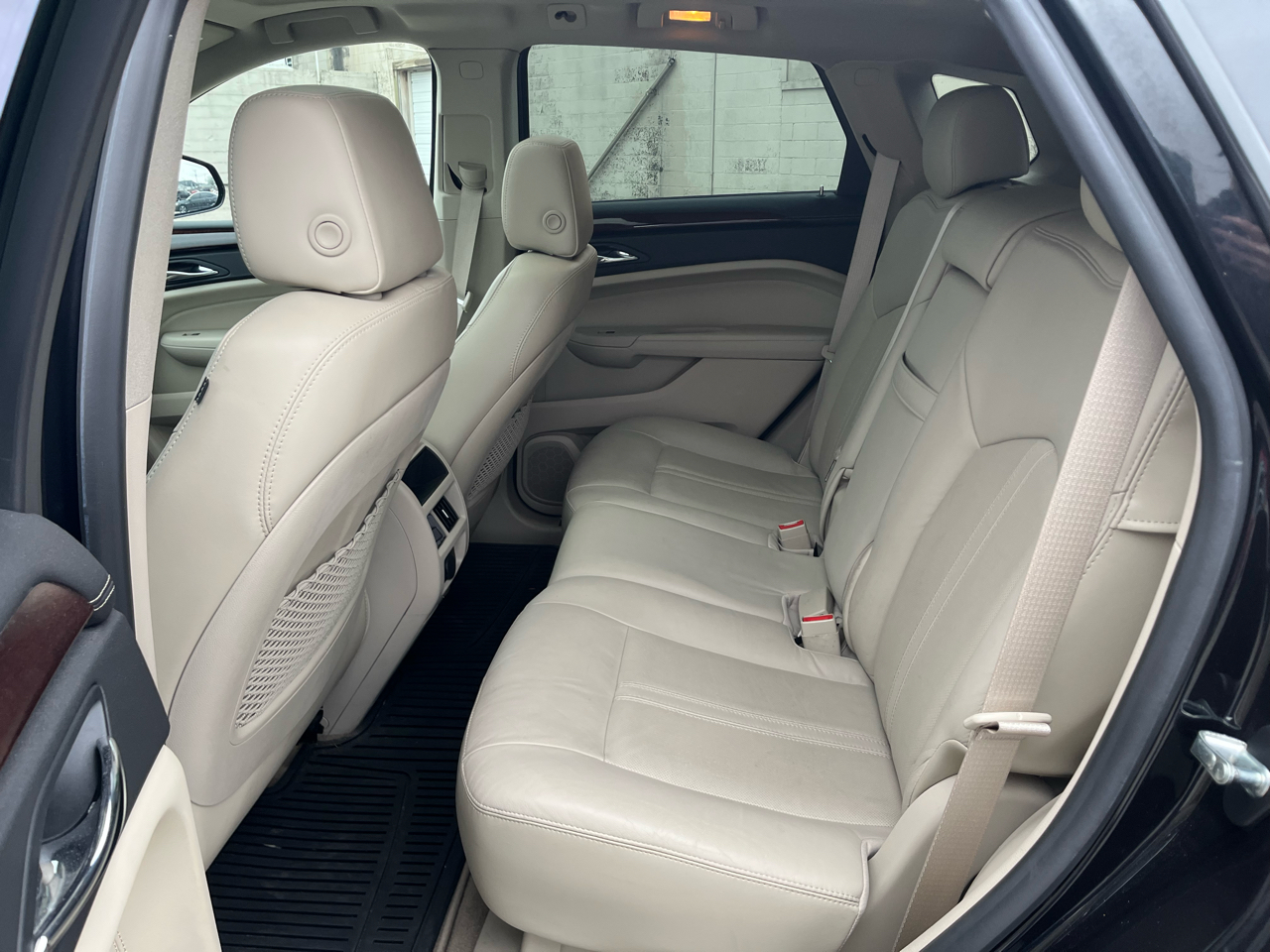 Cadillac SRX Luxury Collection AWD 2011