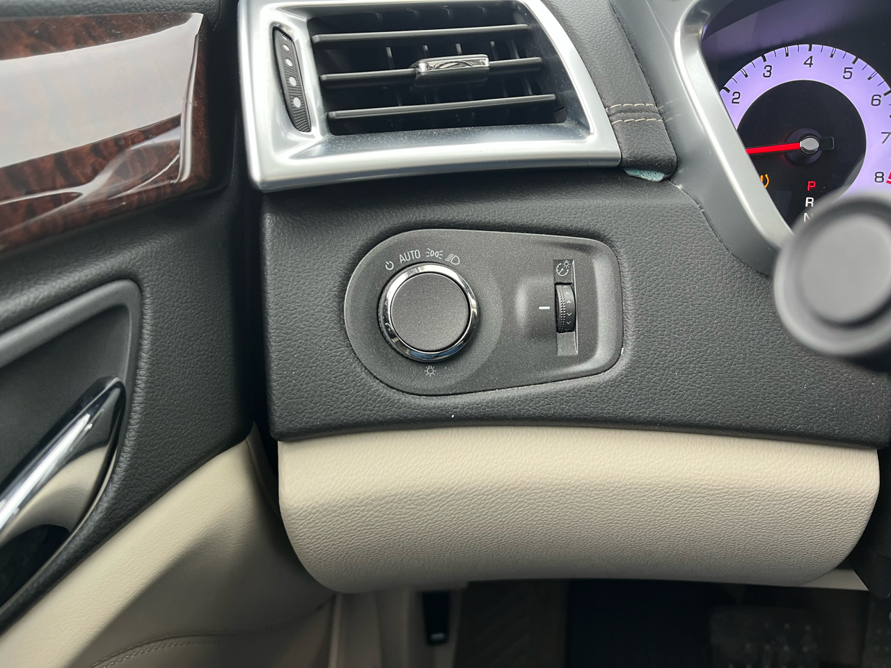 Cadillac SRX Luxury Collection AWD 2011