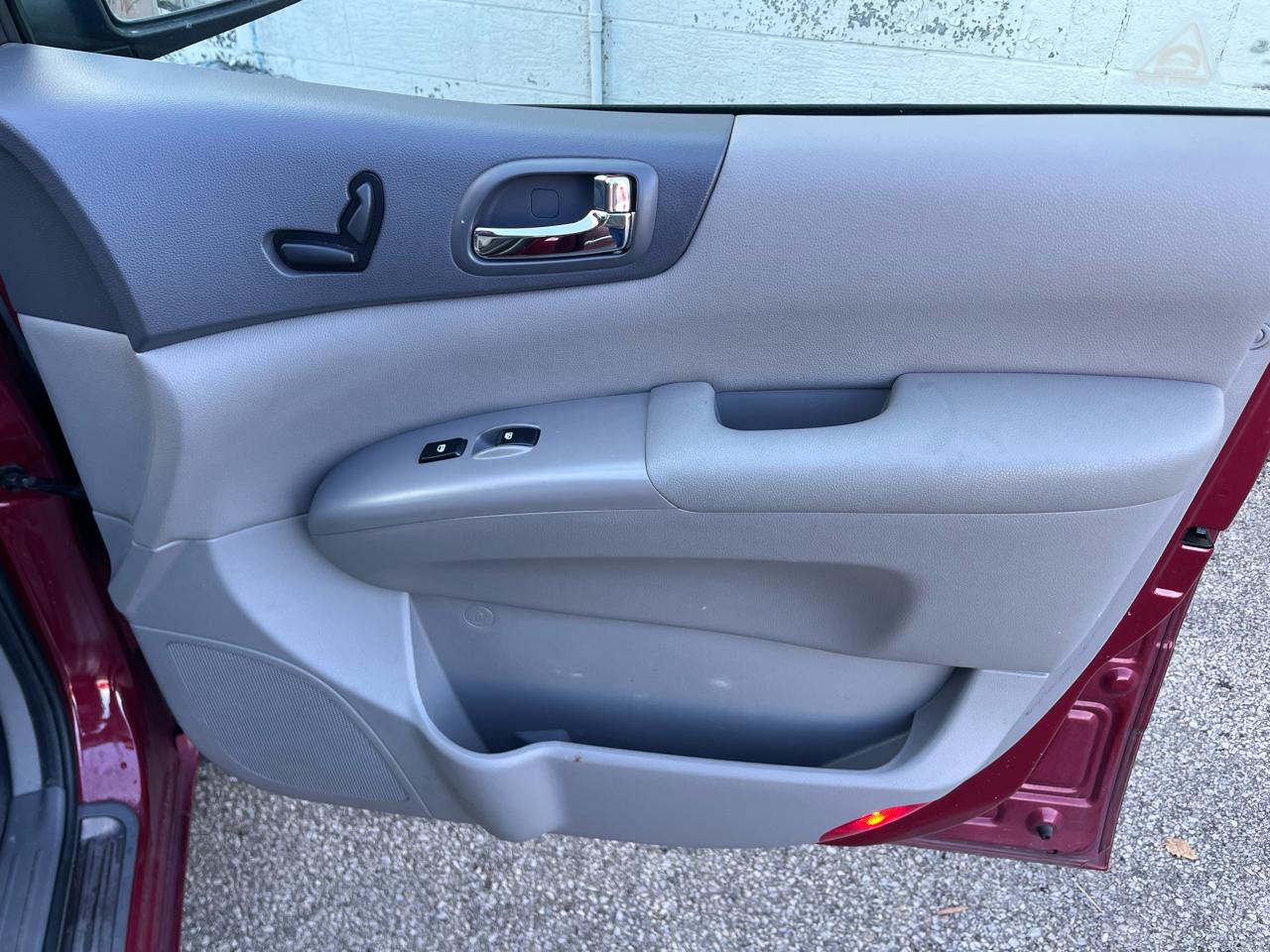 Kia Sedona EX LWB 2012