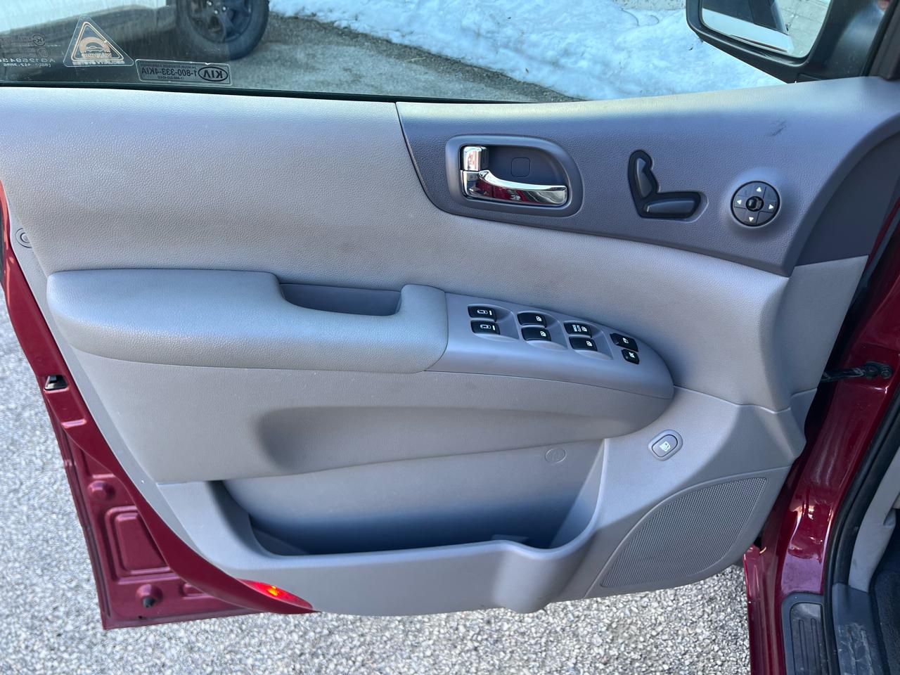 Kia Sedona EX LWB 2012