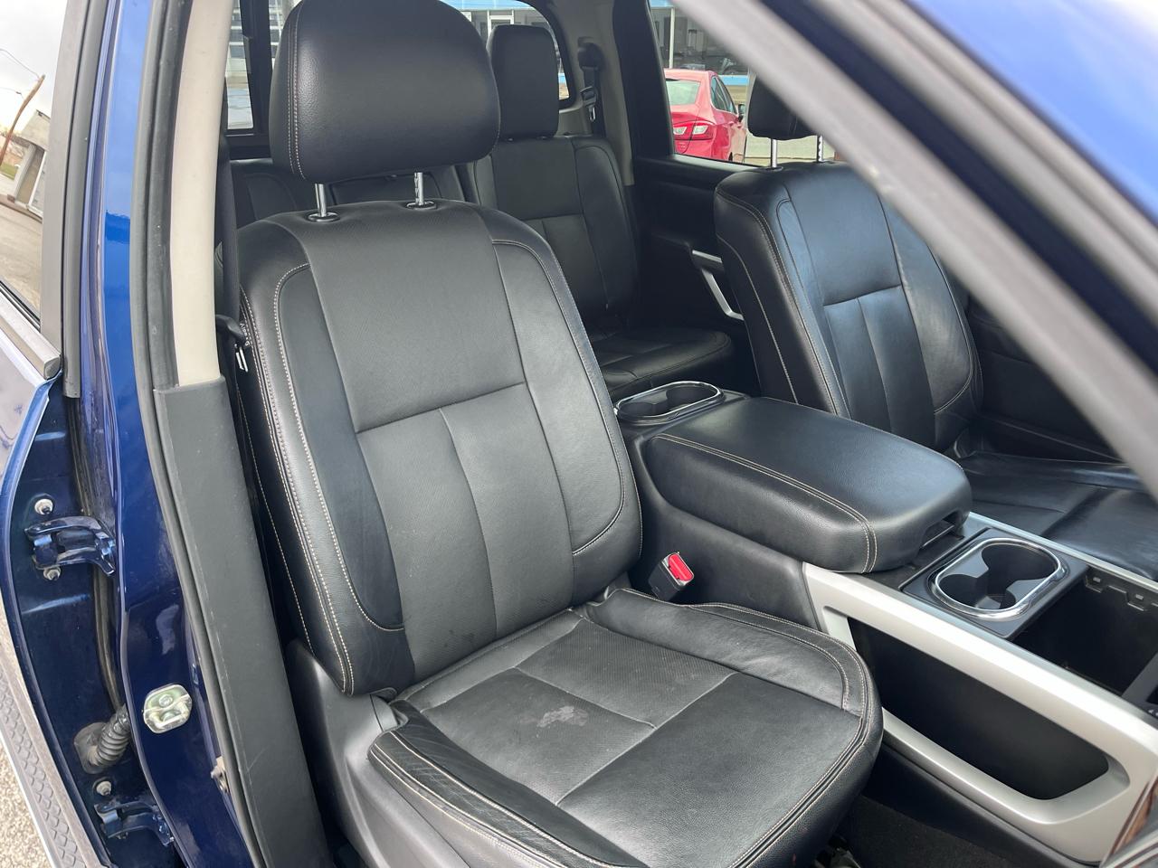 Nissan Titan SV Crew Cab 2WD 2017