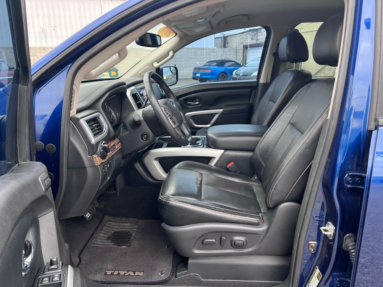 Nissan Titan SV Crew Cab 2WD 2017