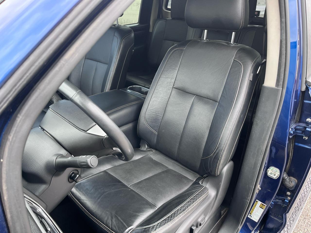 Nissan Titan SV Crew Cab 2WD 2017