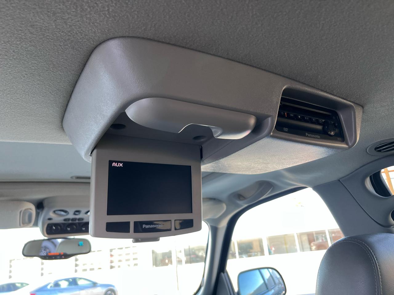 Chevrolet Suburban 1500 4WD 2004