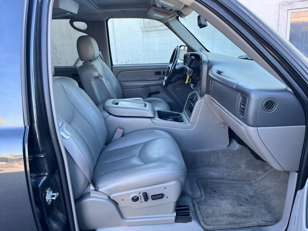 Chevrolet Suburban 1500 4WD 2004