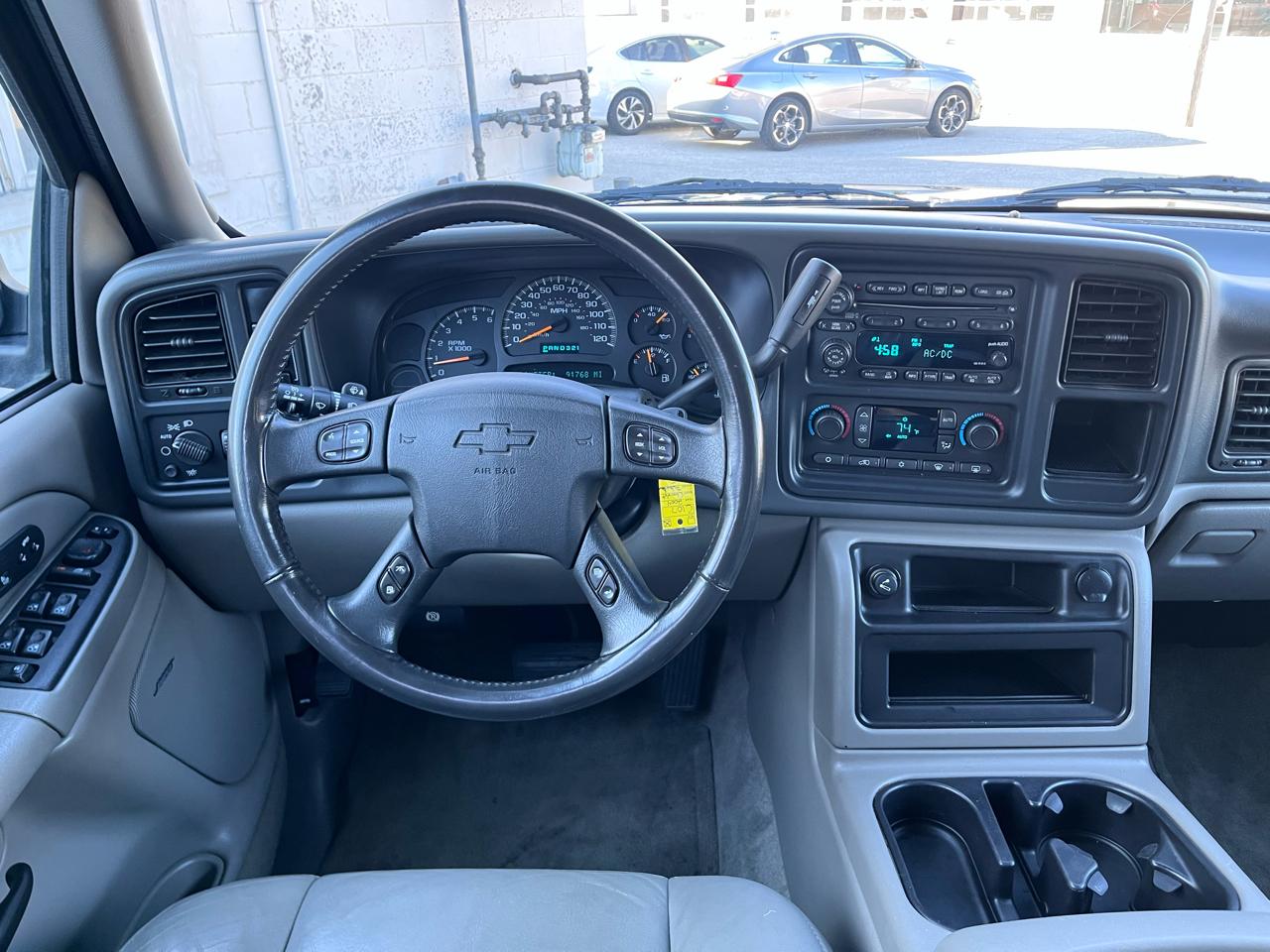 Chevrolet Suburban 1500 4WD 2004