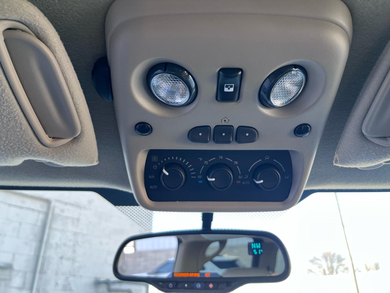 Chevrolet Suburban 1500 4WD 2004