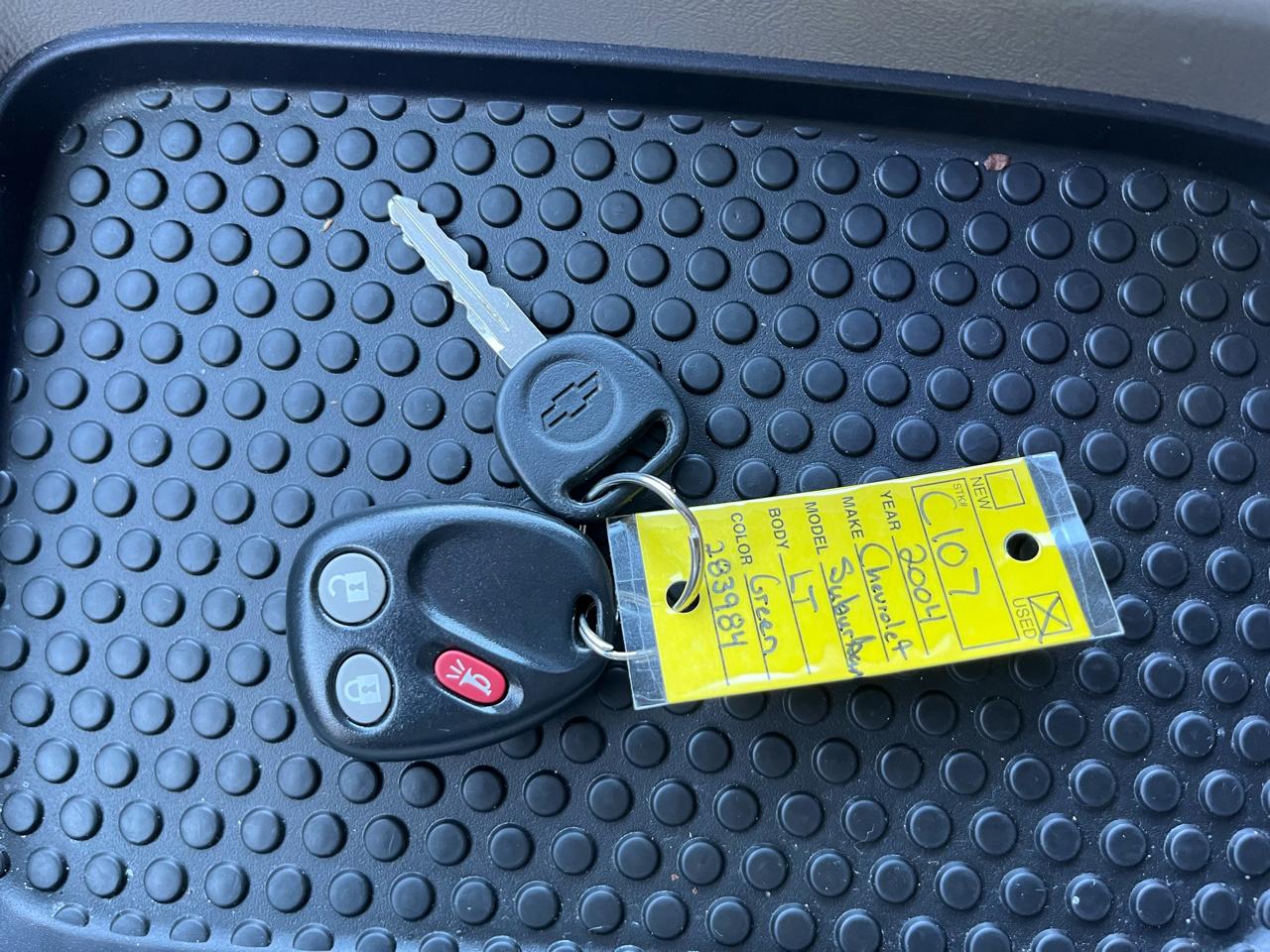 Chevrolet Suburban 1500 4WD 2004