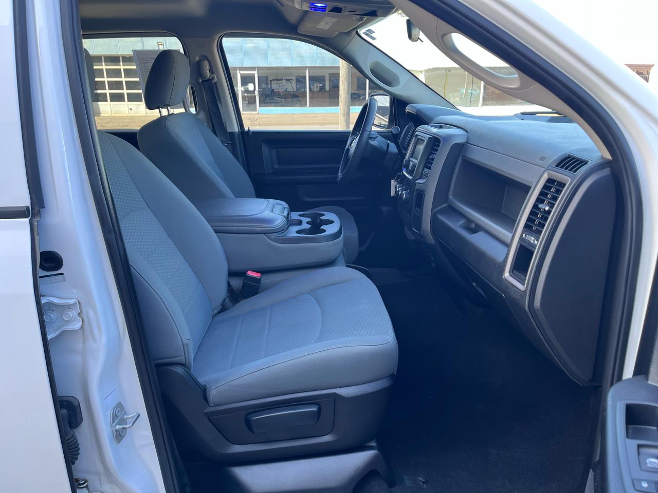 RAM 1500 Classic Tradesman Crew Cab SWB 4WD 2019