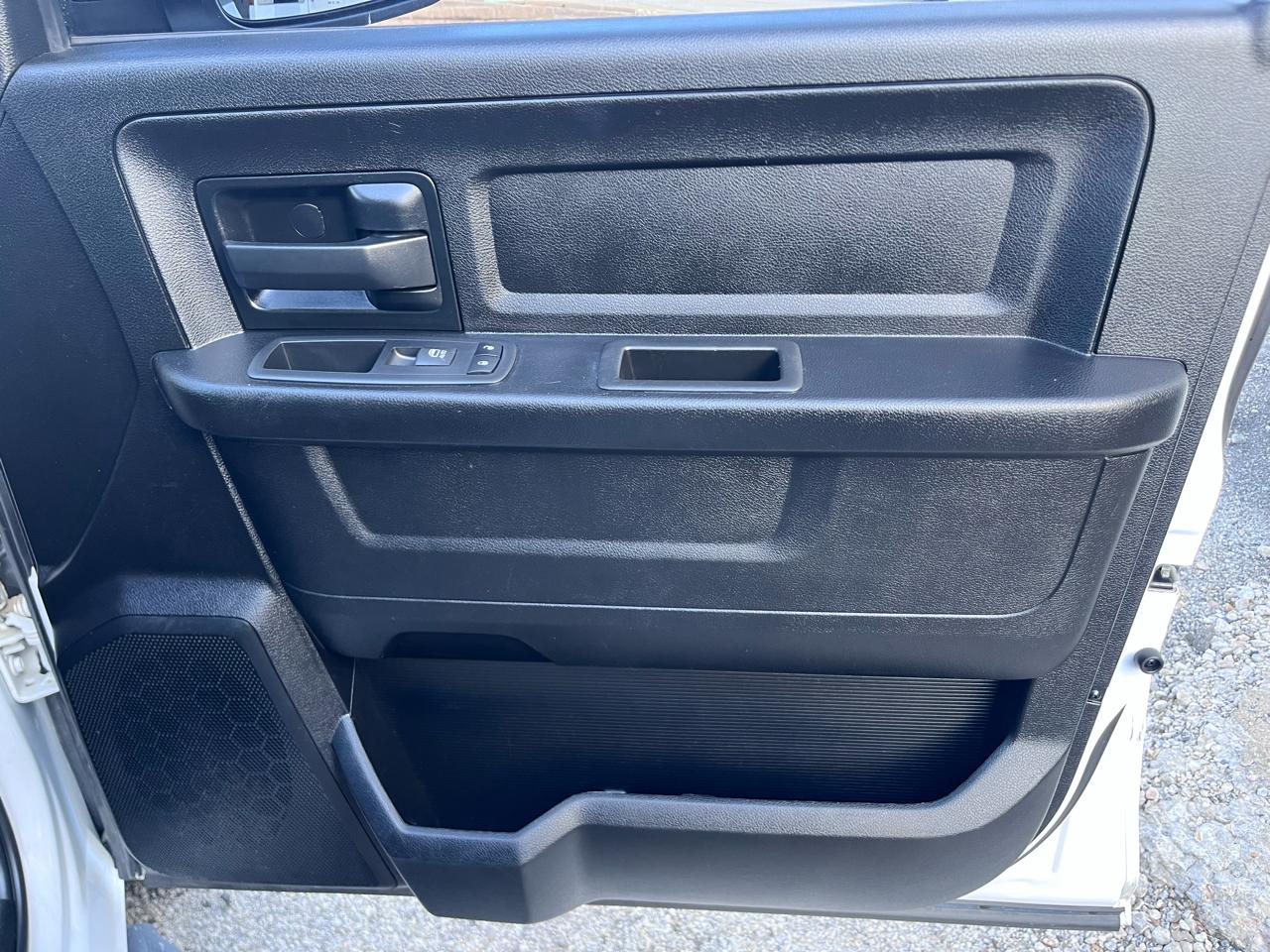 RAM 1500 Classic Tradesman Crew Cab SWB 4WD 2019