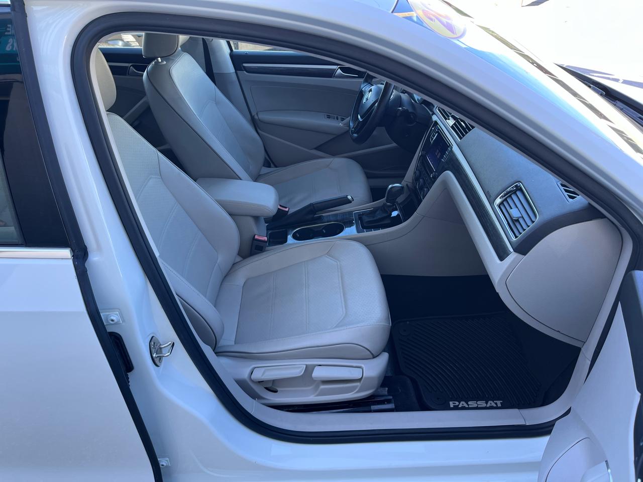 Volkswagen Passat SE 2018