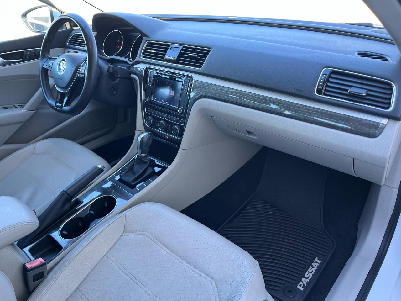 Volkswagen Passat SE 2018