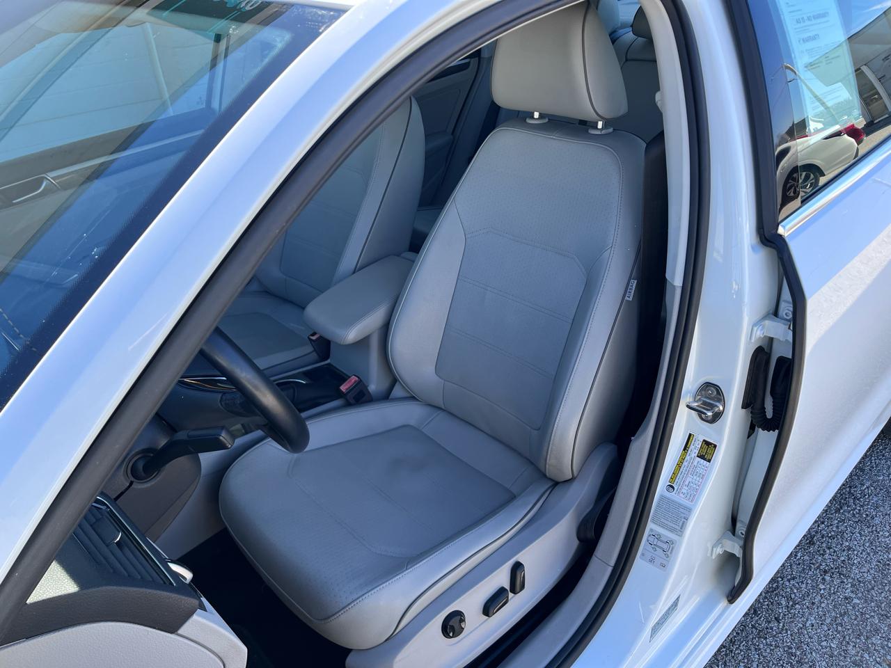 Volkswagen Passat SE 2018