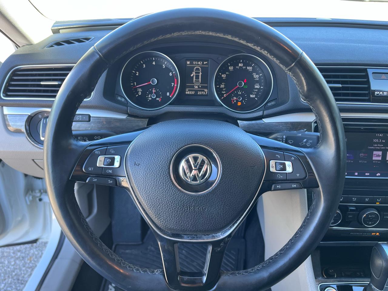 Volkswagen Passat SE 2018