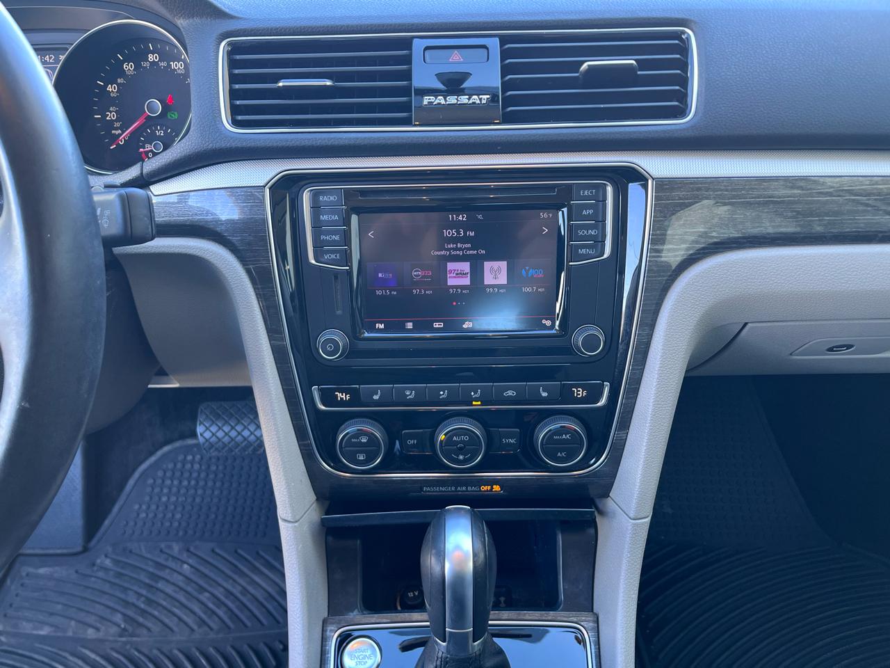 Volkswagen Passat SE 2018