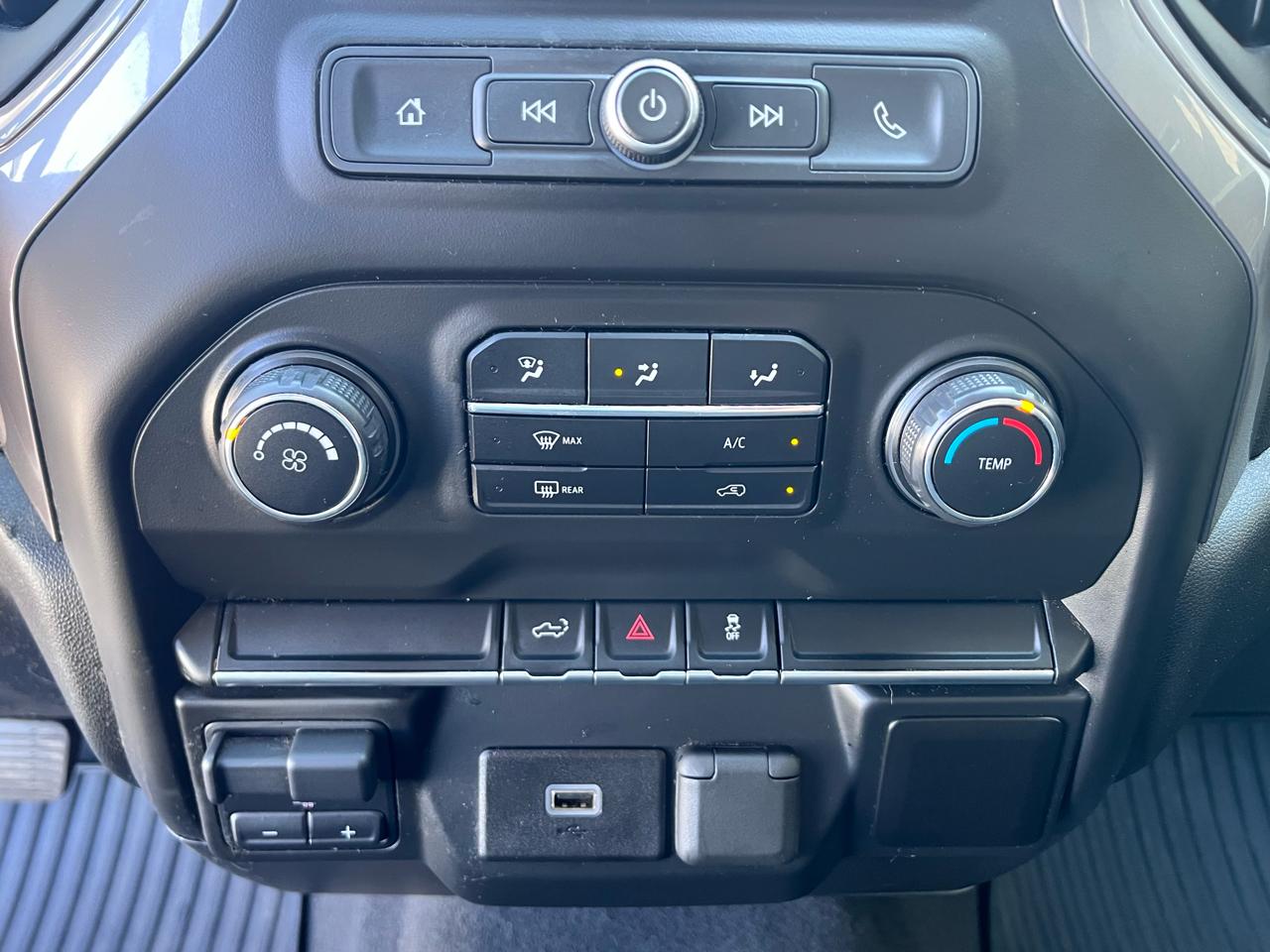Chevrolet Silverado 1500 Custom Crew Cab Long Box 4WD 2019
