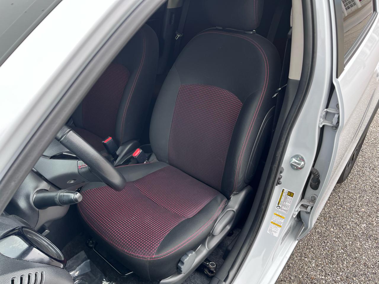 Mitsubishi Mirage SE 2023