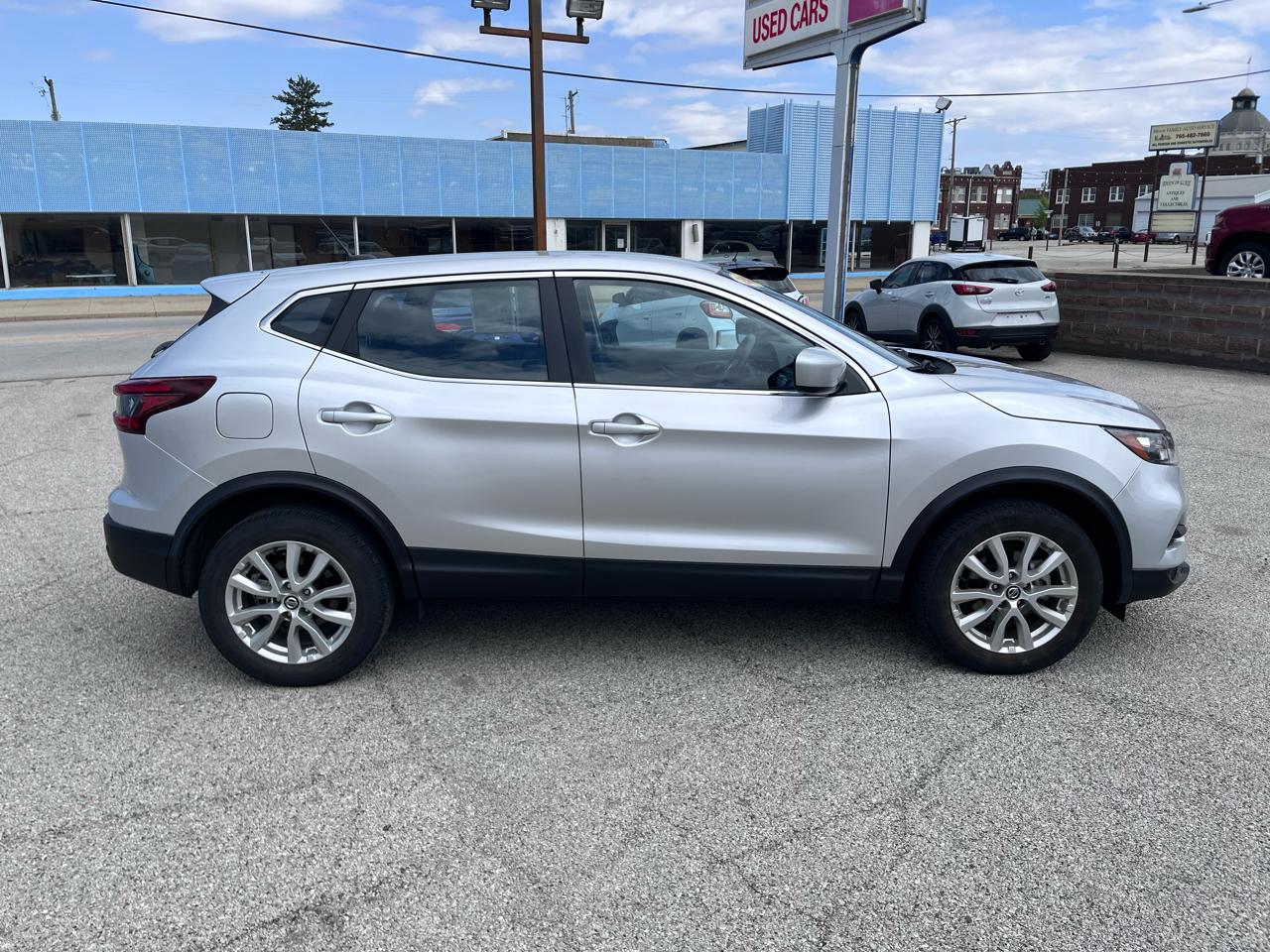 Nissan Rogue Sport S 2022