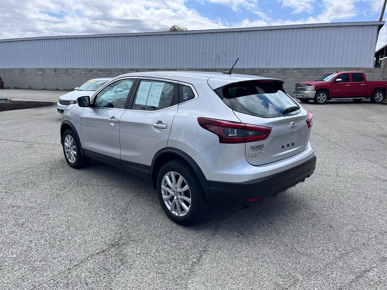 Nissan Rogue Sport S 2022