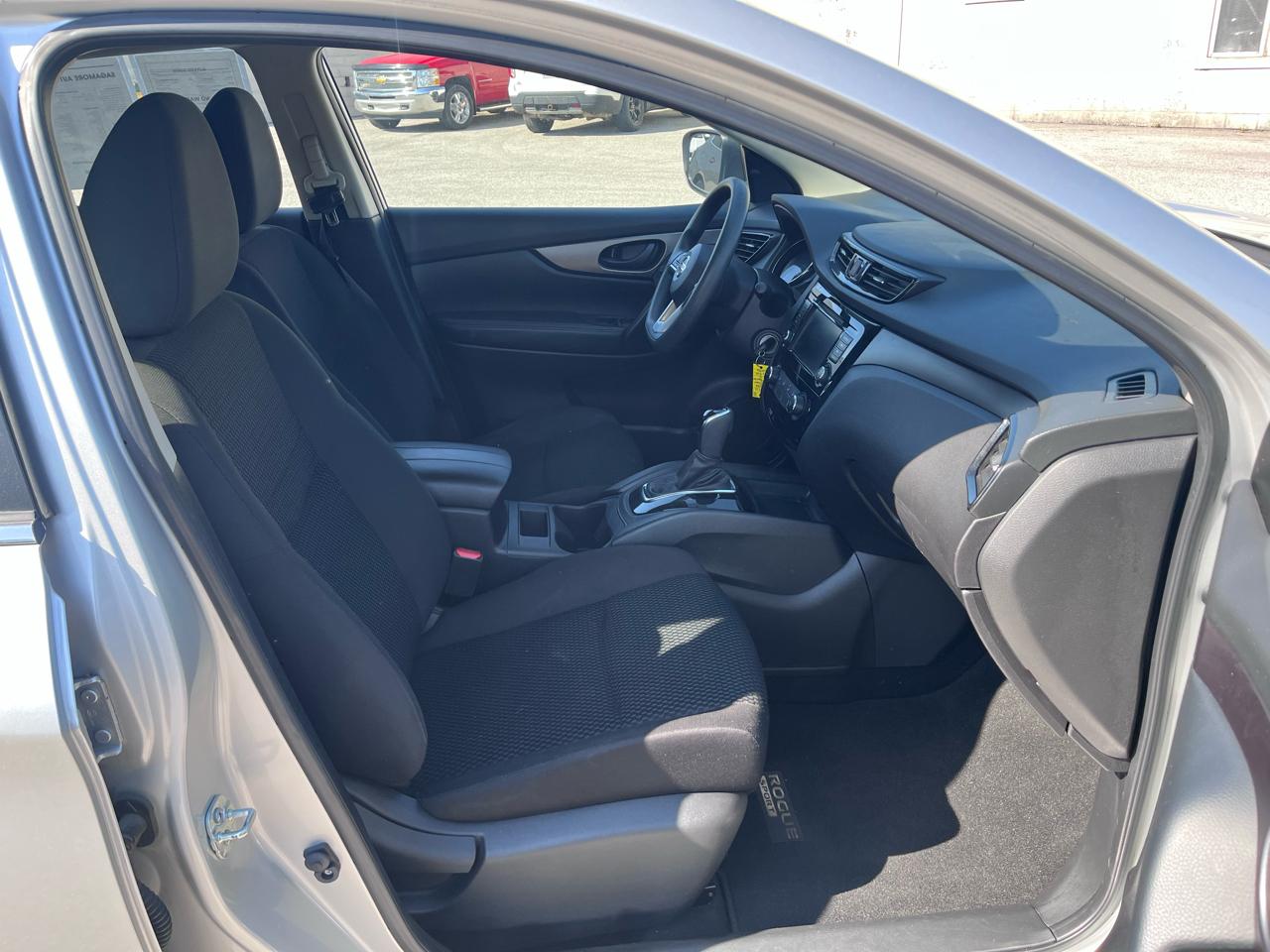 Nissan Rogue Sport S 2022