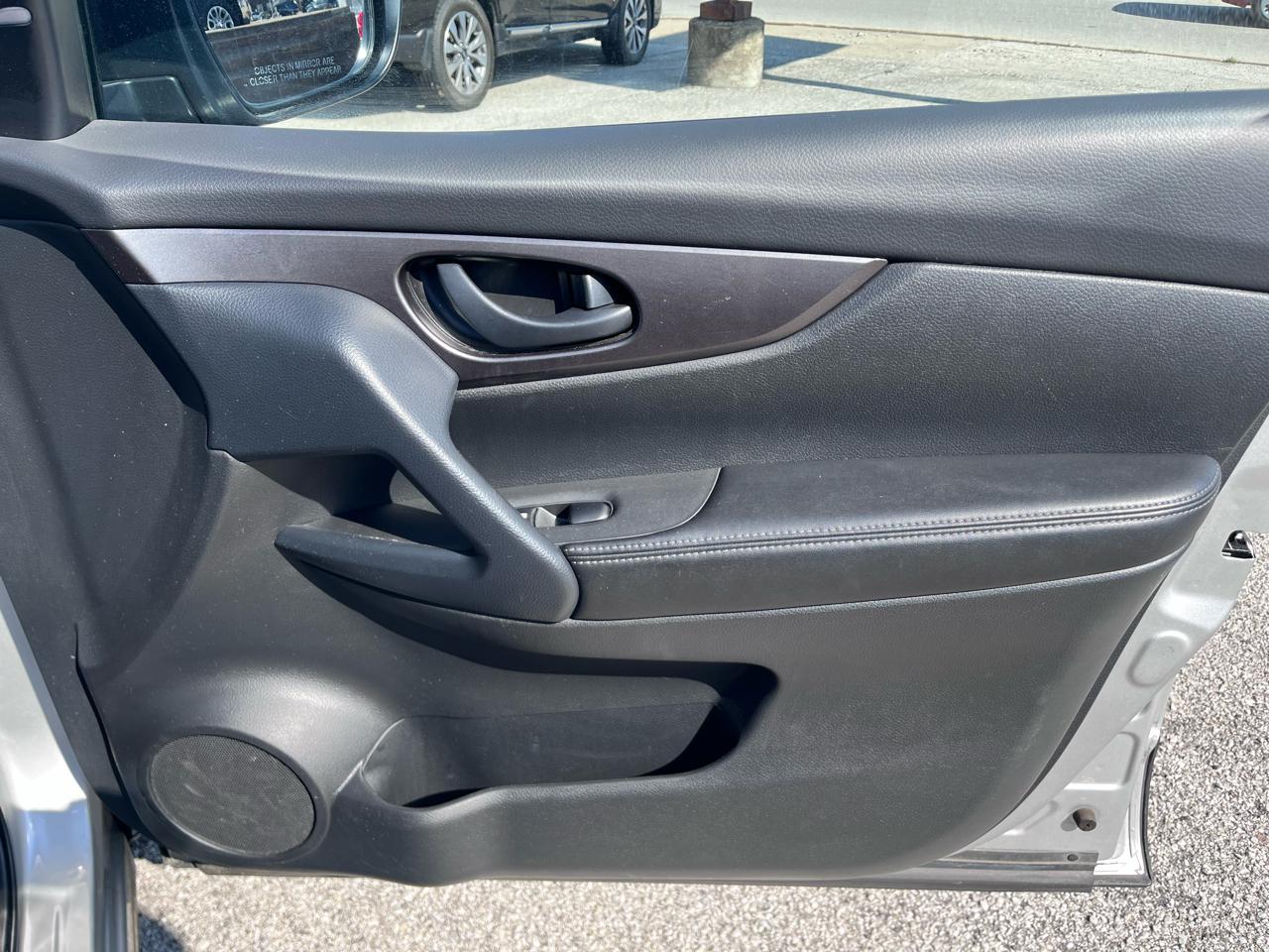 Nissan Rogue Sport S 2022