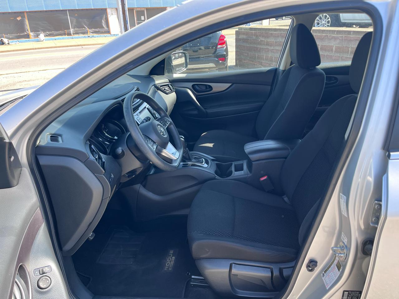 Nissan Rogue Sport S 2022